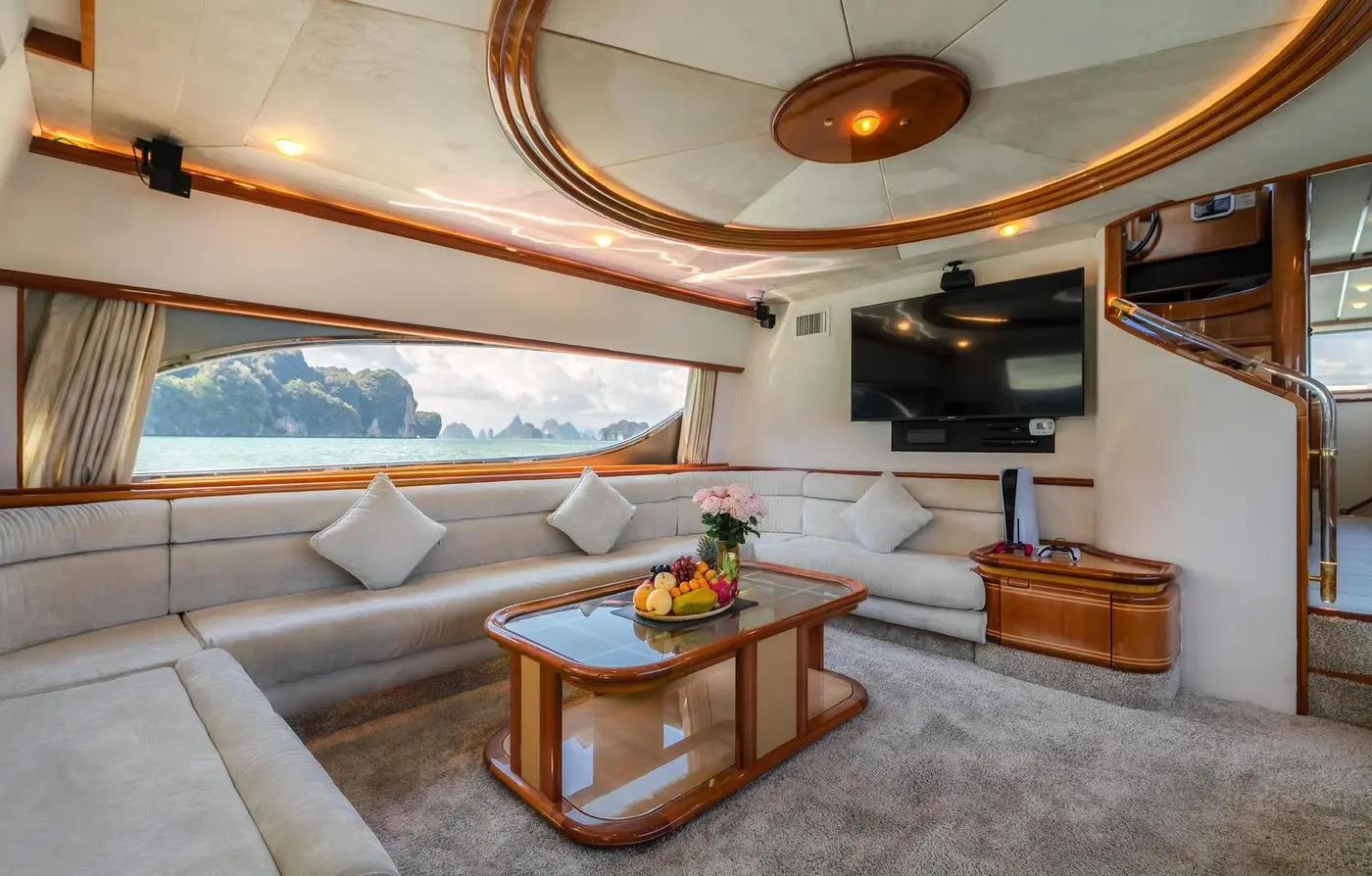Ferretti 80ft